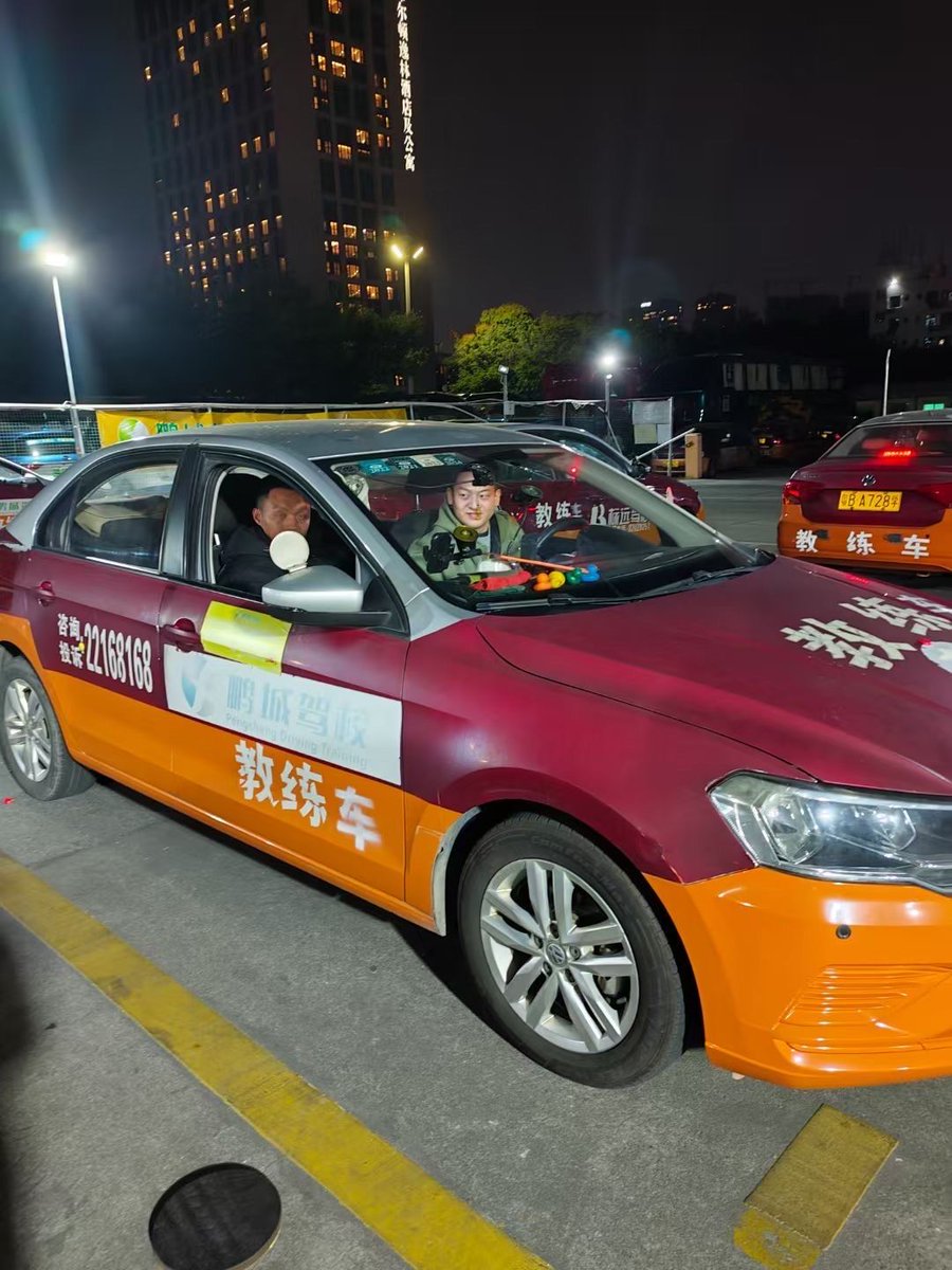 MonCherry tweet media