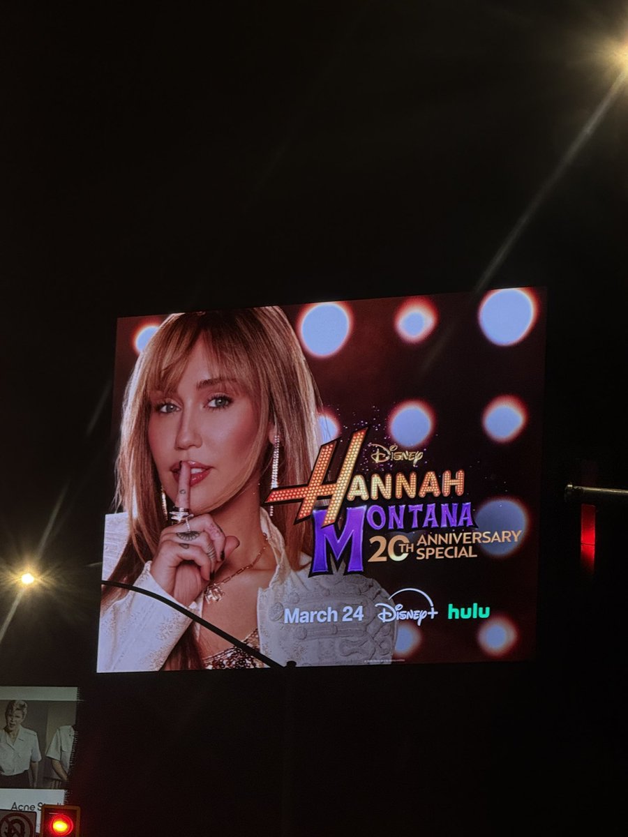 Miley Edition tweet media