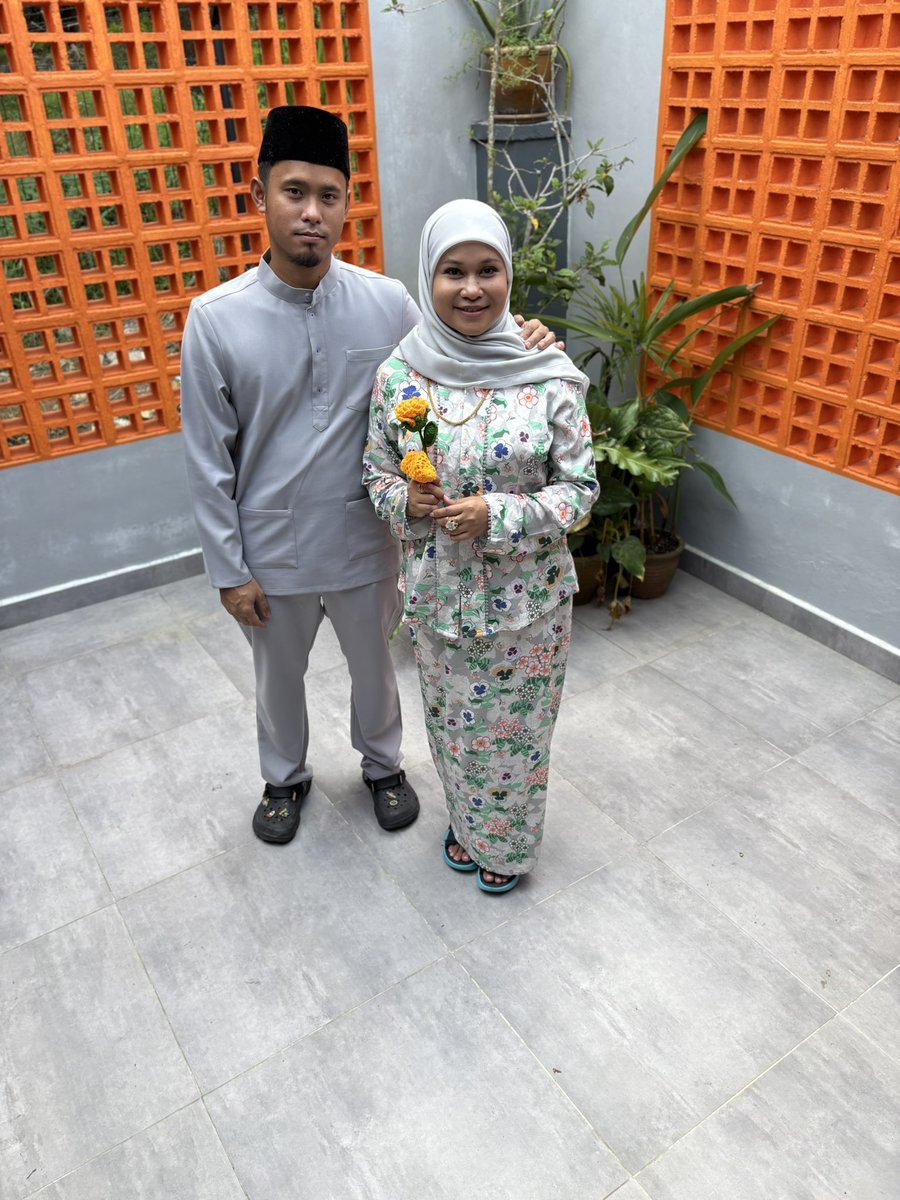 aliyaramlee's tweet photo. Puasa dah sebulan pun tak kurus kurus lagi 🤣😘 Selamat Hari Raya uolls. https://t.co/wZkno9GBMi