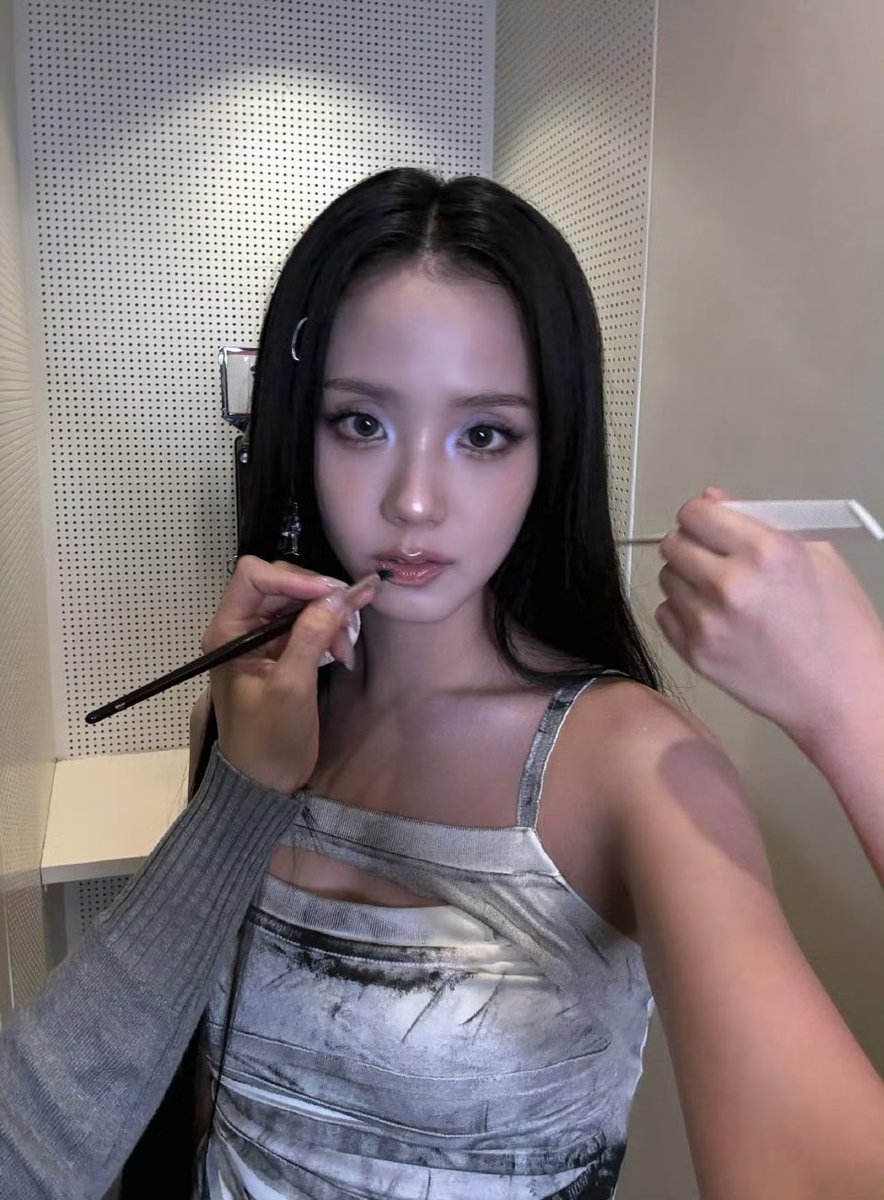 JISOO CHARTS tweet media