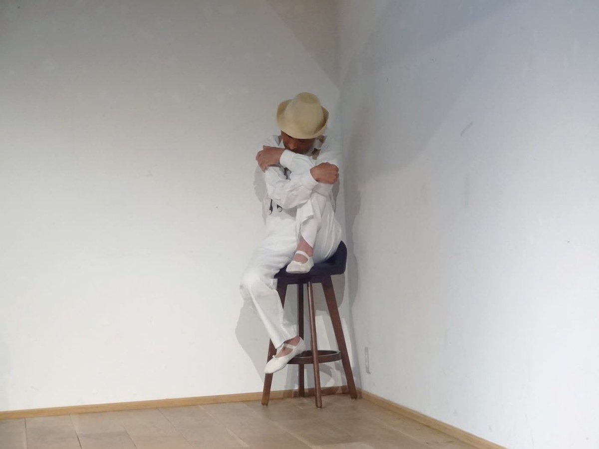 4/5（日）のお昼過ぎから
東京よりパントマイムの清水きよしさんをお招きして
大阪九条のcafé Accordionにて
公演をさせて頂きます。
清水さんの言葉が無くても空気で物語を感じられるパントマイムに
アコーディオンを乗せてお届けします♪

「café Accordion」
大阪市西区九条1-20-24