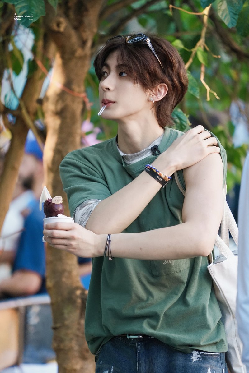 ACOUNTDOWN321 tweet media