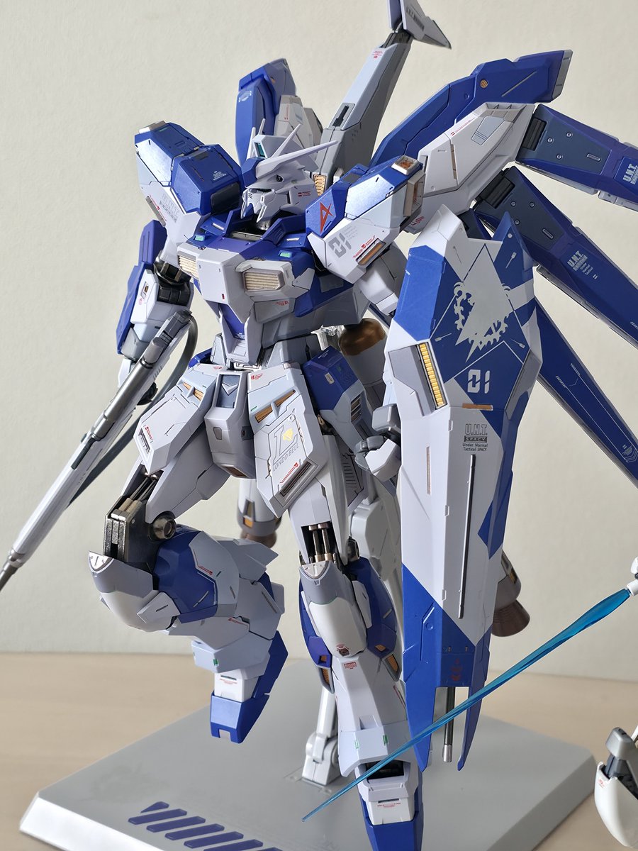 Photokin_sw's tweet image. RGのHiνと並べてみると面白い。
こうしてみるとRGはかなりディテールアップされてるかつスタイリッシュだな。
配色はかなり近いけど、バックパックはデザイン含め印象だいぶ違う。

どっちも格好良いけど個人的にはマッシブなメタルビルドが好き。

#METALBUILD
#REALGRADE 
#Hiνガンダム