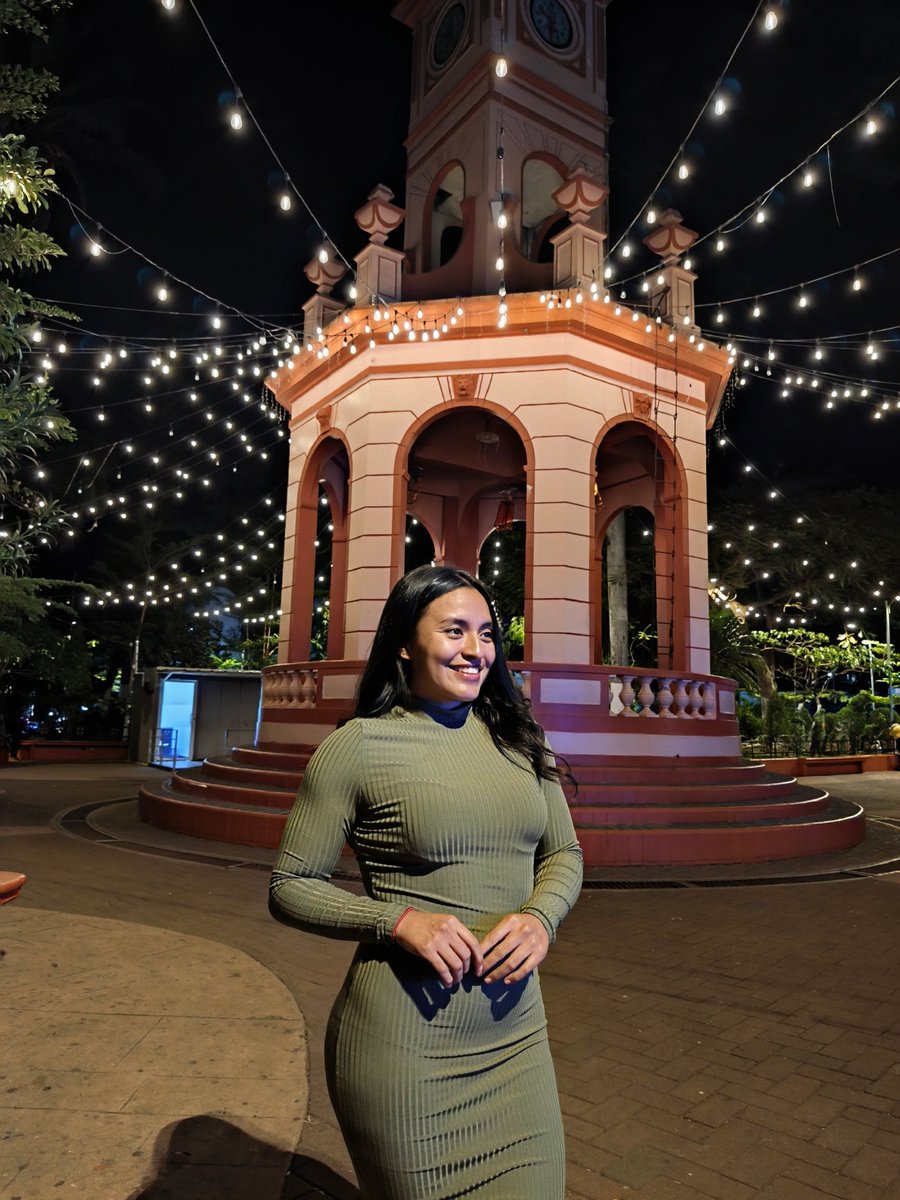 Sintiéndome bonita una noche de viernes 🥰✨