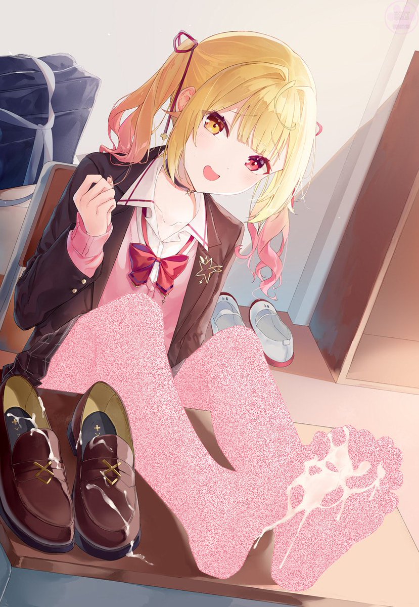 Kitty Holo tweet media