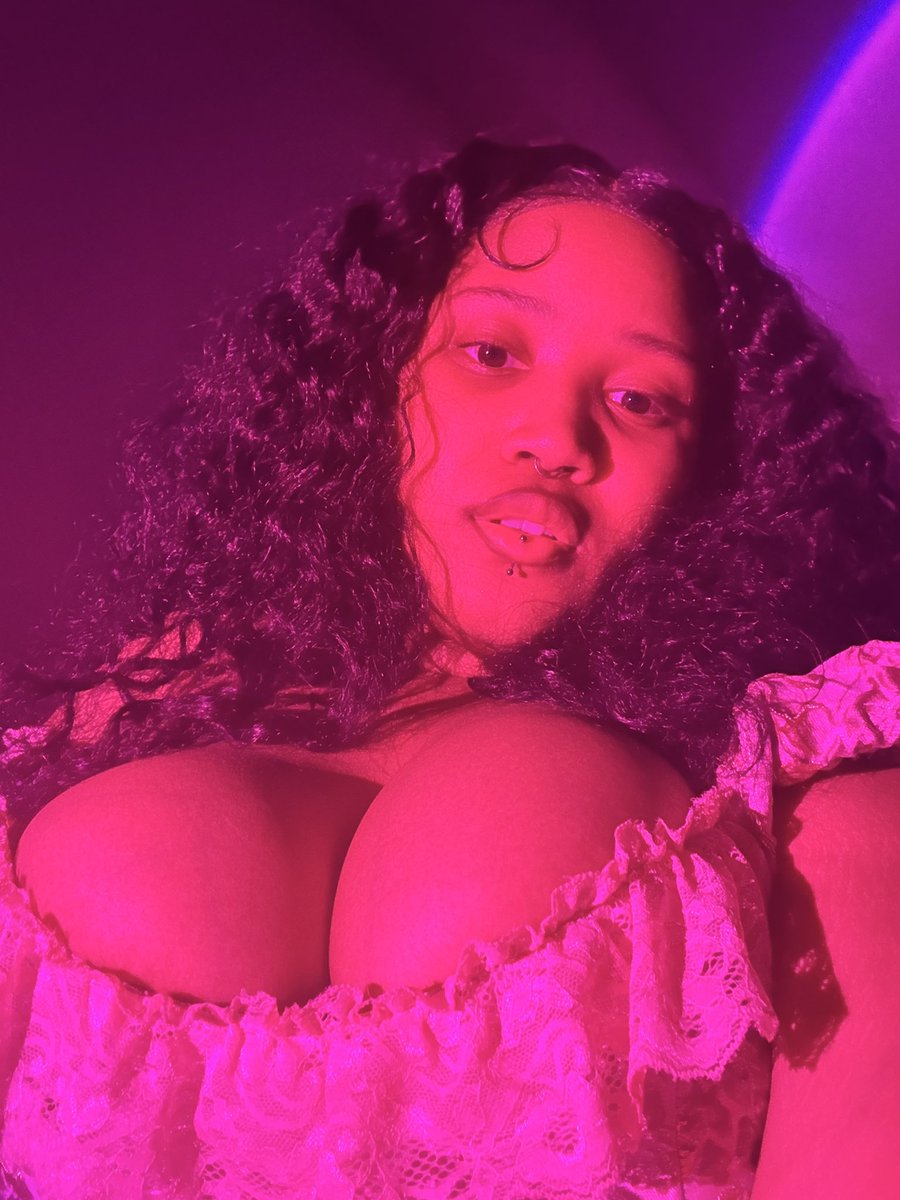 j꩜urnofarc tweet media