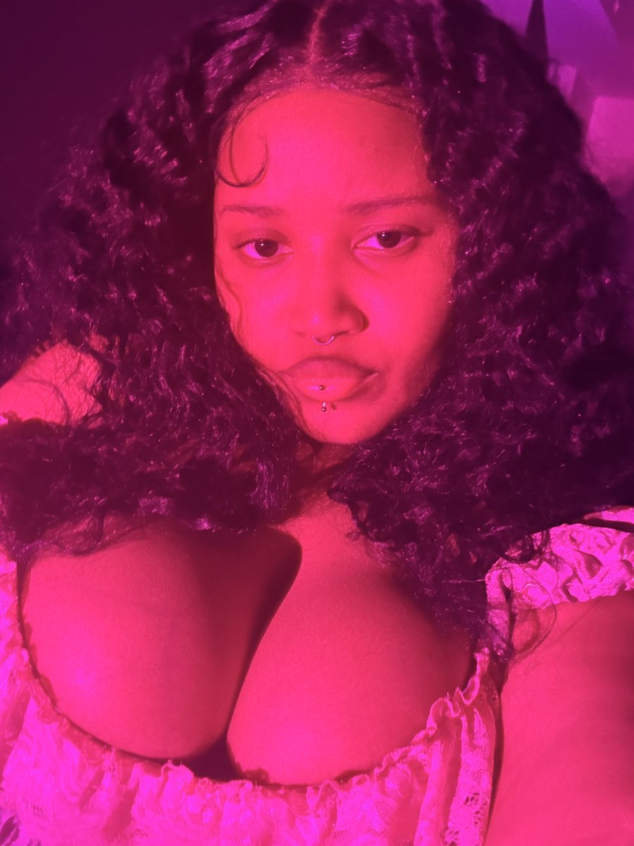 j꩜urnofarc tweet media