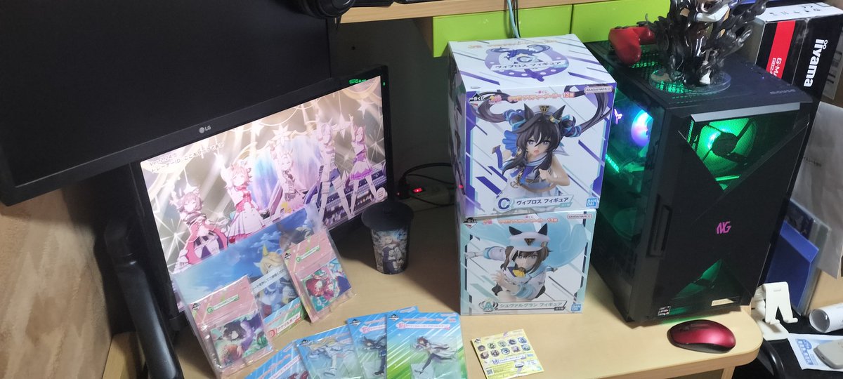 30_kazupon's tweet photo. ウマ娘　一番くじ　10回分引いて来た！結果は　A賞シュヴァルグラン、C賞ヴィブロス、D賞アクリルボード、F賞アクリルスタンド×4、G賞ミニプレート×2、Hチャームでした！　ヴィブロスが当たったのがマジ最高〜！ https://t.co/LJ713GYgWI