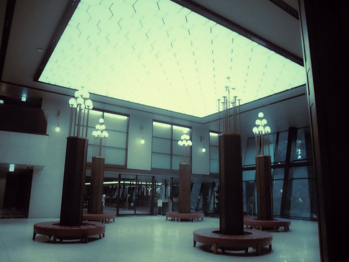 建築旅 feat. Liminal Space tweet media