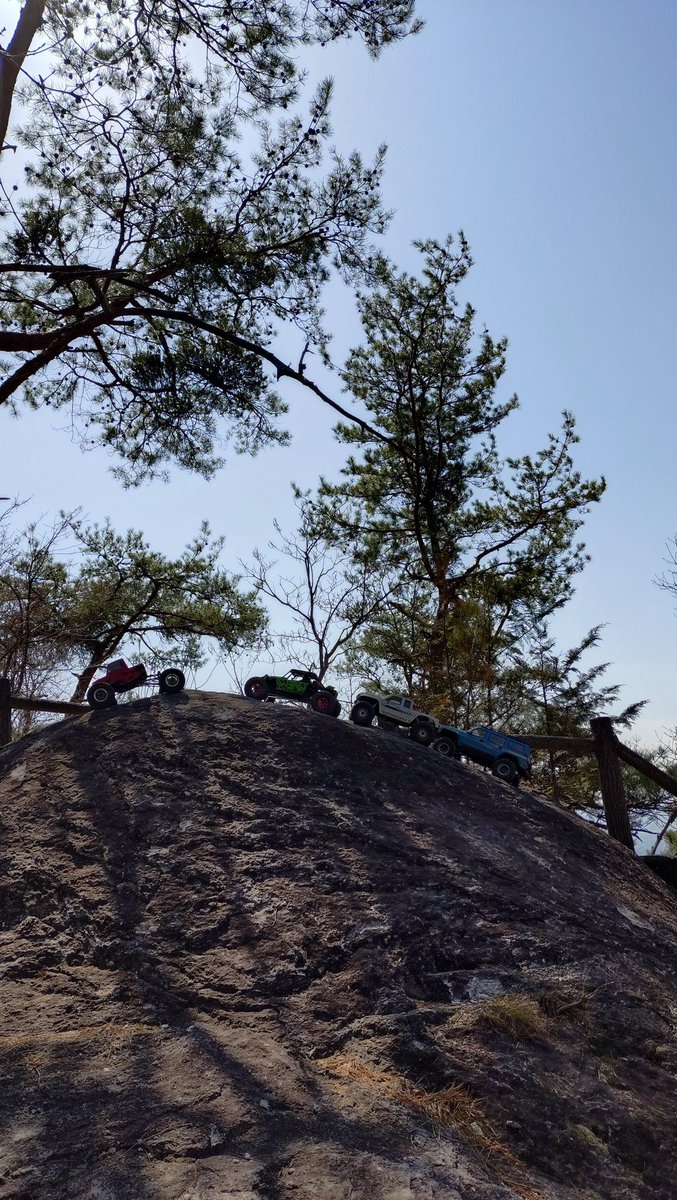 RYOTA2138's tweet image. 今日は #SWRC @wildoffroadRC の
仲間と低山トレイルしてきましたよ 
〜♪ 
天気も良くて最高でした〜♪
