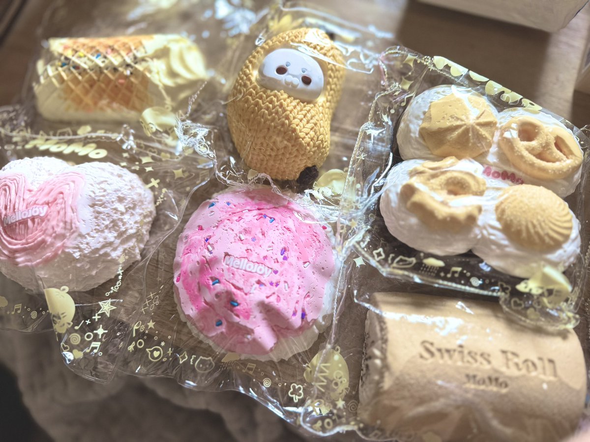 新しいスクイーズも届いた?✨️ メロジョイの替え袋よりmomo 