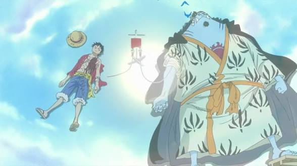 Agussgamers12's tweet photo. me encanto esta escena, lo más potente es que no es una solución mágica; Oda nos muestra que el racismo y el rencor generacional son profundos, pero que actos individuales de voluntad pura, como el de Jinbe, son los que realmente mueven la balanza. Al donar su sangre, Jinbe no solo salva a una persona, sino que borra la línea que separaba a dos especies. por otro lado, para Lufffy,  Jinbe no es "El Hijo del mar" o "El ex Schichibukai, es simplemente su amigo y el por que es su amigo lo quiere en su barco.
La invitación de Luffy a Jinbe a formar parte de los Mugiwara es el reconocimiento de que Jinbe ya forma parte de su familia, rompiendo cualquier barrera política o social.
