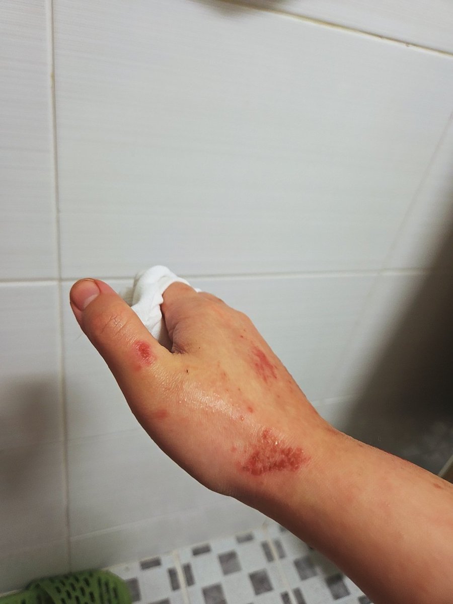 퀭씨 Queng.c《만화책 정식출간,전국서점 유통! 메인트 확인》 tweet media