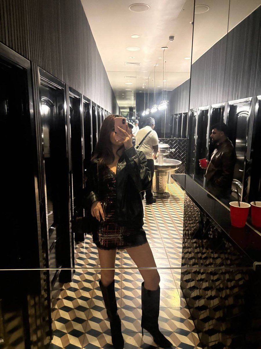 Yasmin 🌙 tweet media