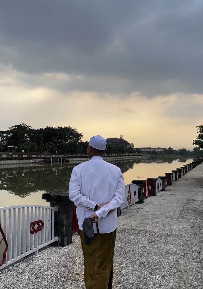 wong nek ra ngerti ngono dikiro aku nduwe pondok