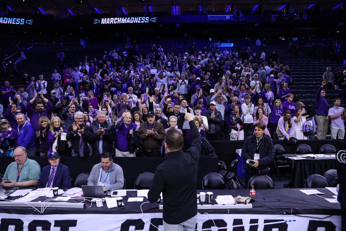 Furman Paladins tweet media