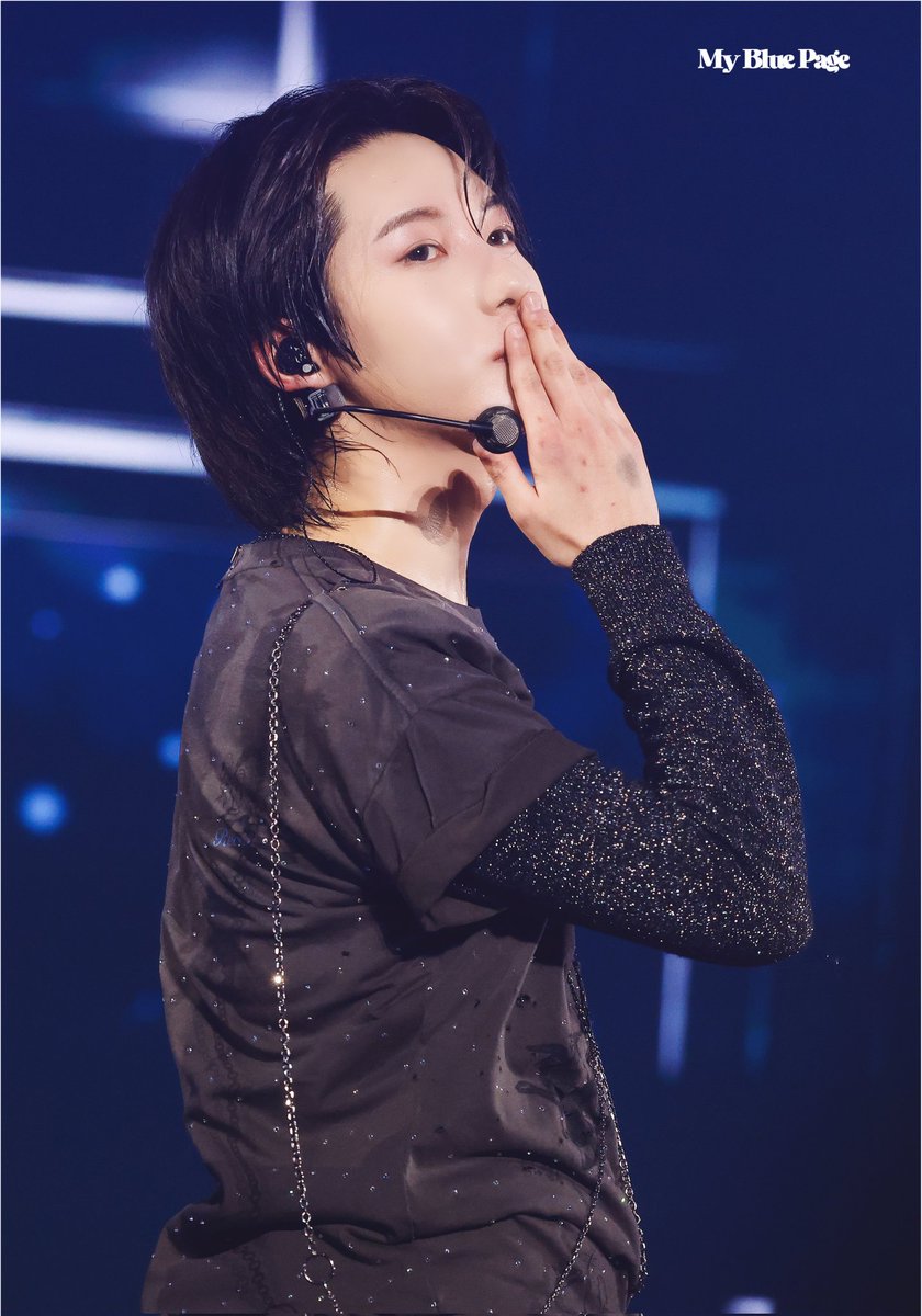 ᴍy ʙʟᴜᴇ ᴩᴀɢᴇ tweet media