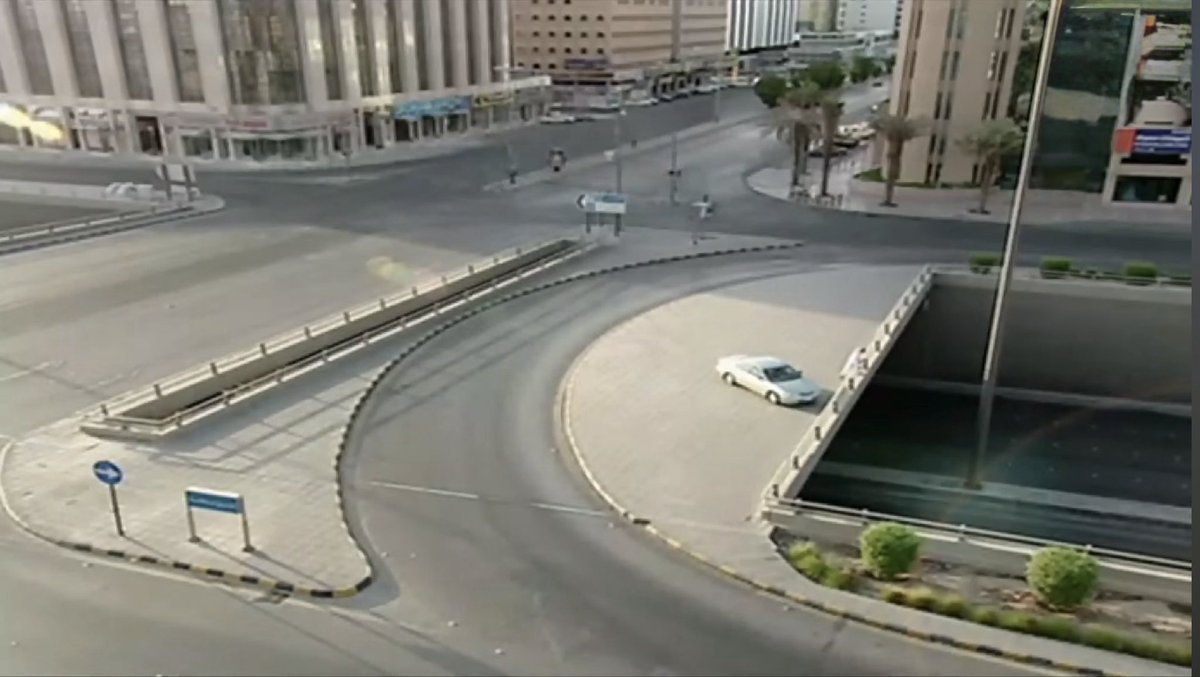 مُىدر tweet media