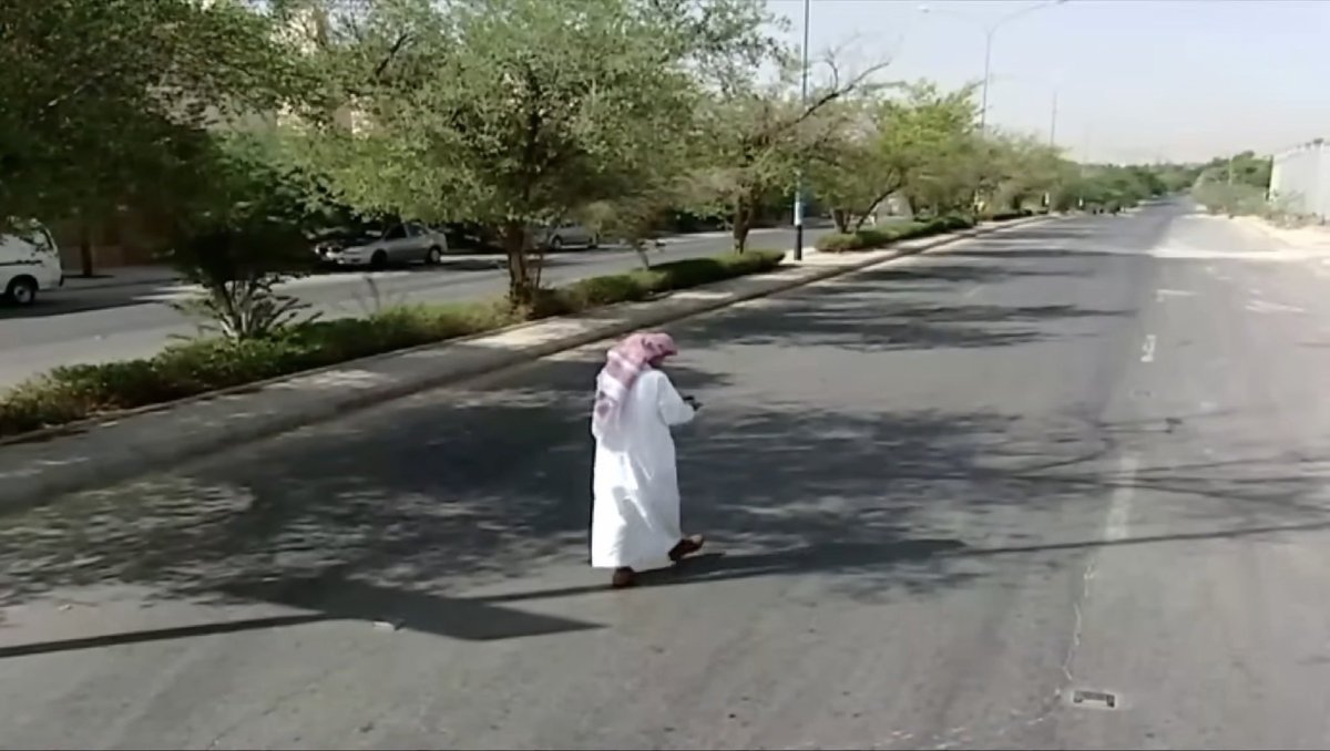 مُىدر tweet media