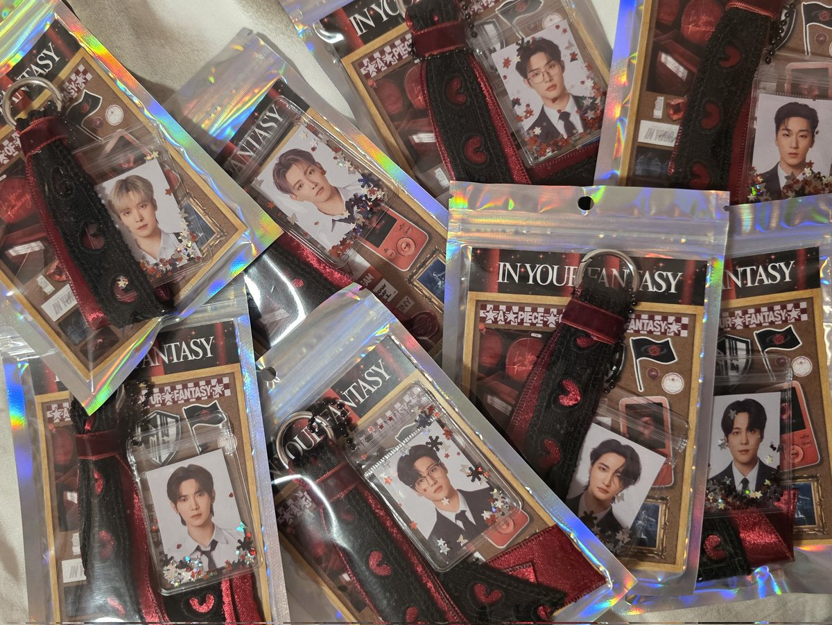 privmountain's tweet photo. ATEEZ In Your Fantasy KL Freebies ✧
────────
📍 Axiata Arena (Unifi Arena)
🗓 22 March
⏰ exact meetup spot will drop on the day!
⋆𐙚 limited pieces — FCFS
 ⋆𐙚 feel free to come say hi, don’t be shy <3
⋆𐙚 also open for trades!!

likes &amp; RTs are welcome! (๑˃ᴗ˂)ﻭ ♡ https://t.co/PyZ6stIXRM