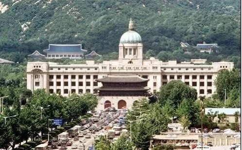 𝓛𝓔 tweet media