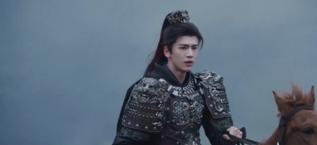 是不是女人们现在都有一个梦想，即使杀猪养一个武安侯也行😂