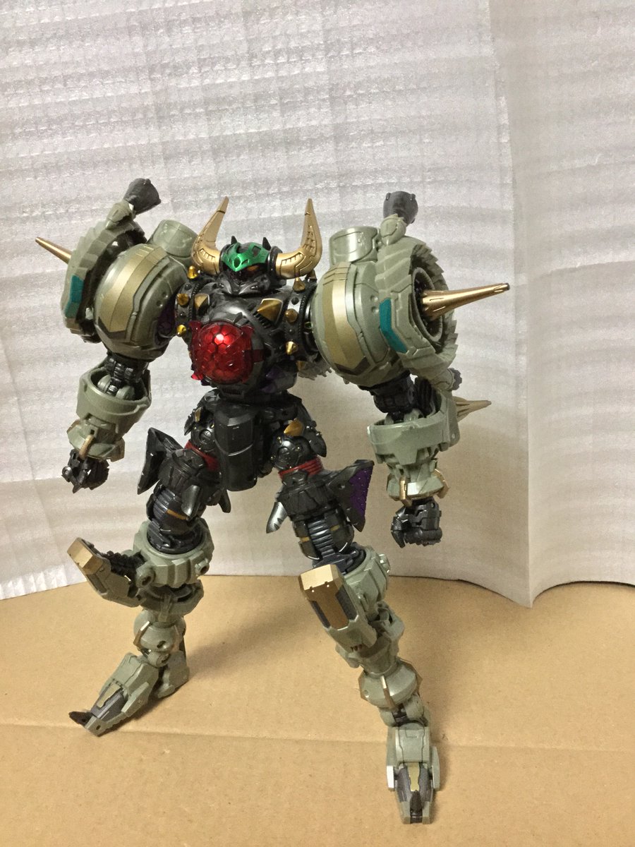 避けては通れなかった。最近身長が伸びたのでリッパーとガイストの形態にも修正が必要だな…。というかまだ載せれてないのもあるし。
#愛機を愛する者達よこのタグに集え 
 #ダイアクロン