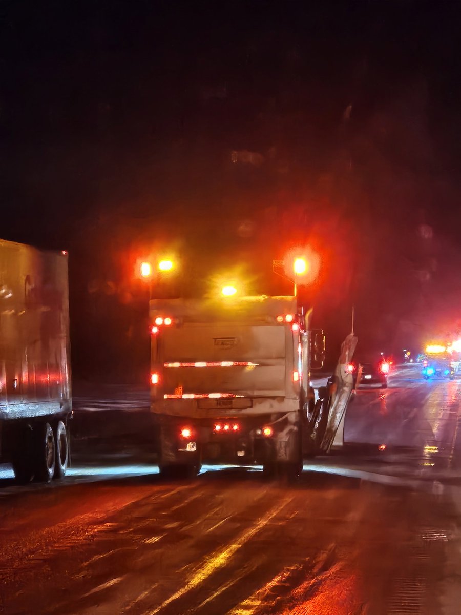 HankHolowaychuk's tweet photo. At 11 pm Wasketenau Fire,Smoky Lake Fire ,EMS,&amp; RCMP were dispatched to an MVC on Highway 28 and RR 190 . Expect traffic delays as crews work to clear scene . @511Alberta  #AbRoads HIGHWAY ARE EXTREMELY ICY. #DriveToArriveAlive https://t.co/dQTxsmjQA0
