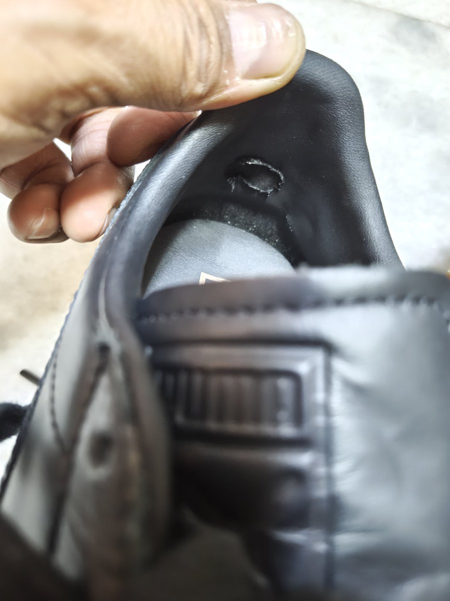 manojmittal49's tweet image. Shocking quality from @PumaIndia! 😡Purchased 'Easy Rider' sneakers on 14/03/26. In just ONE wear, the toe portion teared. A clear manufacturing defect &amp;amp; breach of implied warranty under Consumer Protection Act 2019
I demand a full refund @jagograhakjago @consaff #QualityFail