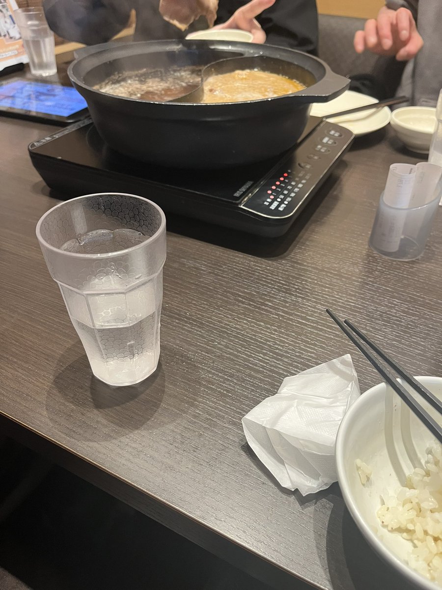 ei_tro7's tweet photo. 結局寿司じゃなくてしゃぶ葉行った https://t.co/nQDME2OcBR