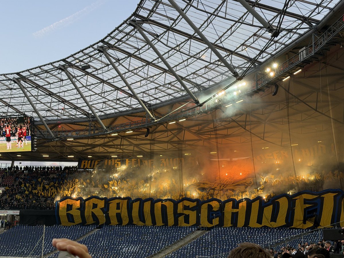 Tim-Leon tweet media