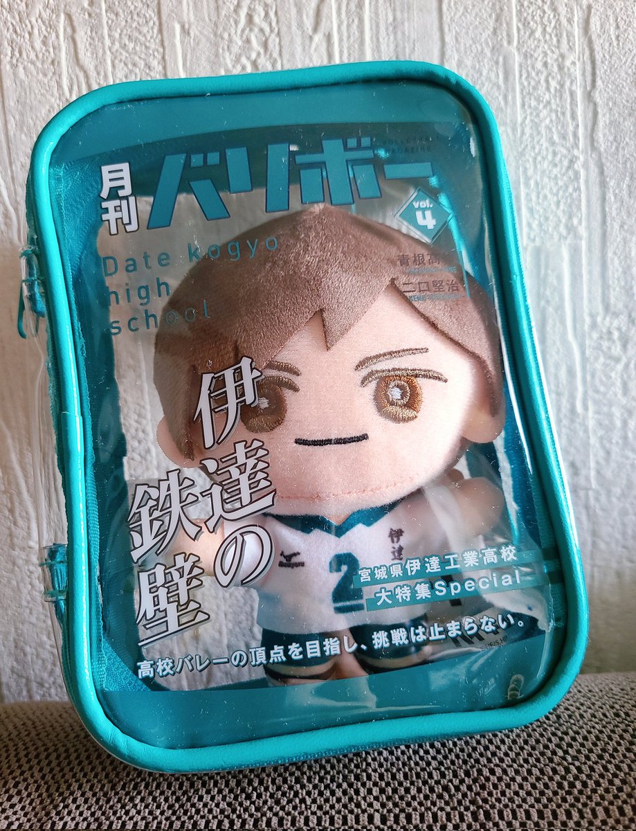 n2626262's tweet photo. みにコレとバリボーポーチの相性いいねぇ https://t.co/WQf2AgIYNR