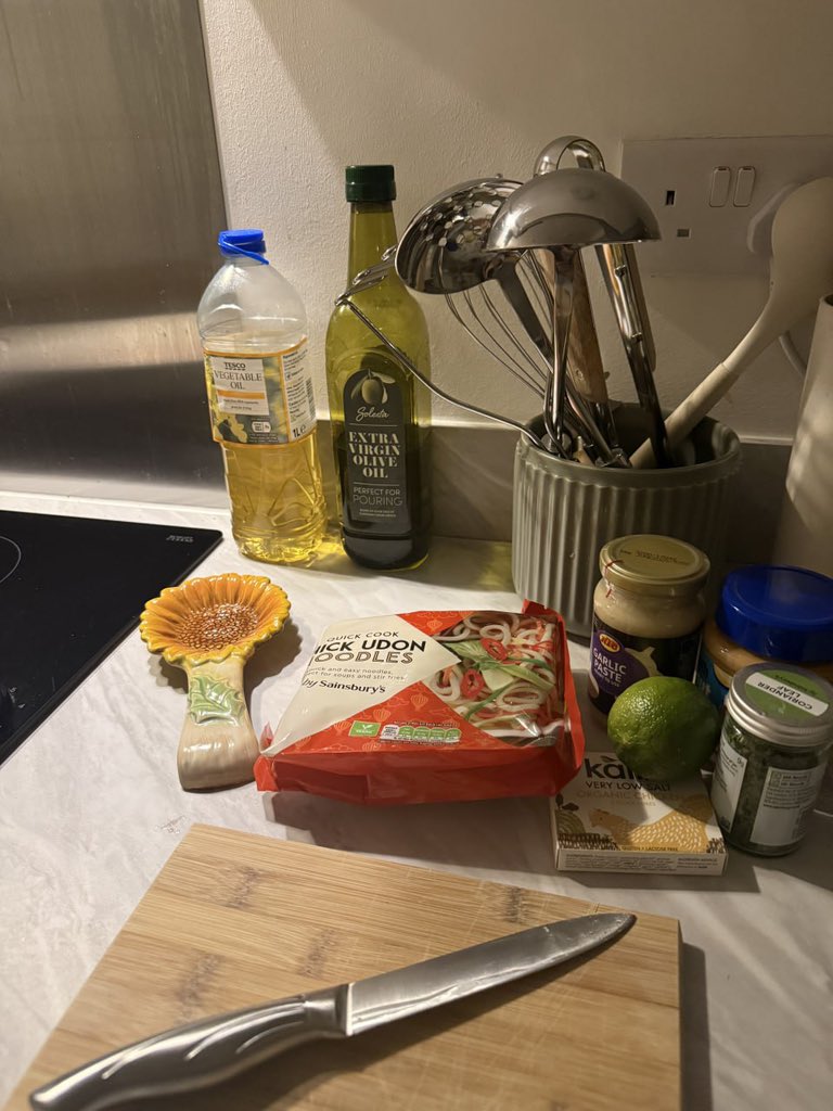 AnnieTyler_'s tweet photo. can u guess what im gonna cook today? https://t.co/fRzjDKYgcB