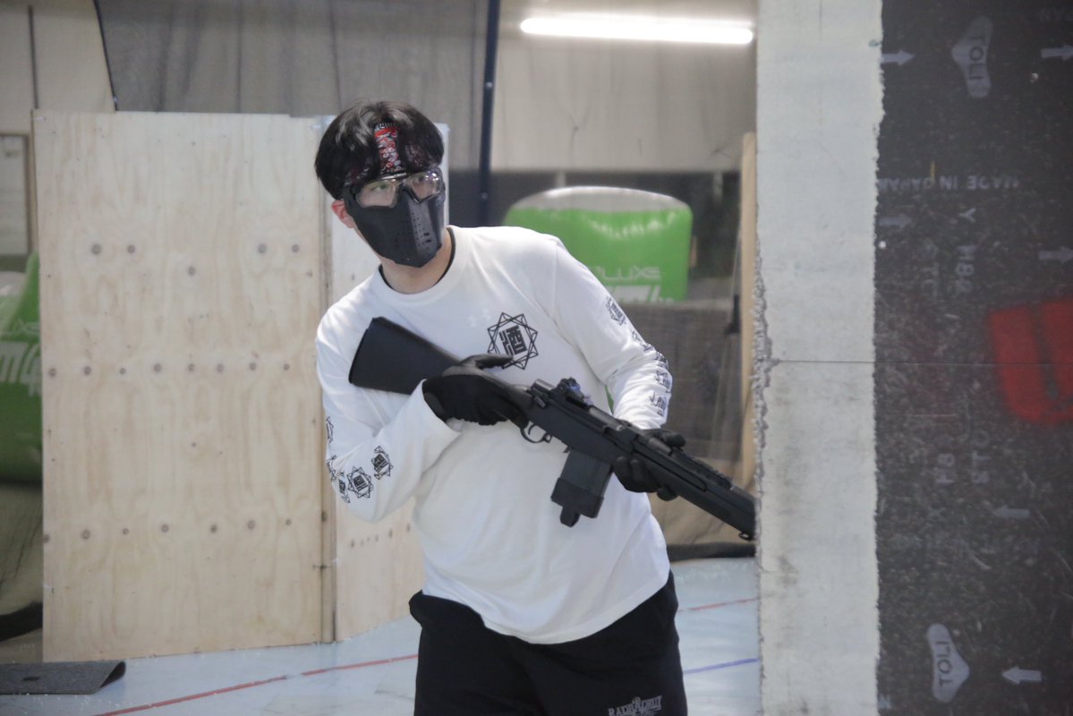 ハリー tweet media