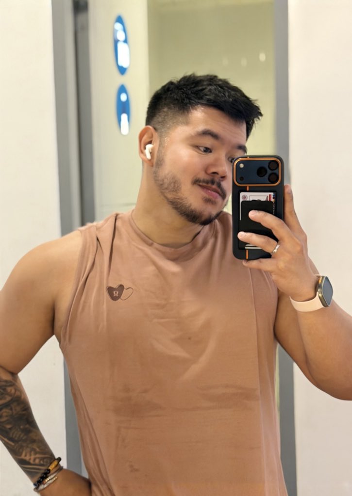 problematik's tweet photo. Looking for a gym buddy… must lift weights and my motivation 🏋️‍♂️ 🤣 https://t.co/Ed6RF5QYlJ