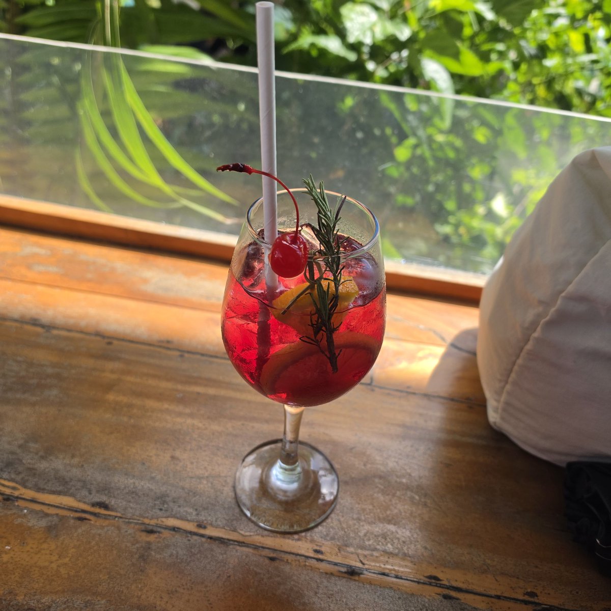 #친해지고_싶다_rt_반모하고_싶다_마음_얘는_내_거야_인용_친해지고_싶은데_말을_못걸겠다_멘션_사랑해_디엠
가족여행 와서 이 시간부터 낮술 중이에요....
유학 땜에 참가 못하다가 2년만에 참여하 사촌들 이랑도 거리감이 애매해서 지금 올려서 하려고요 ㅠ..