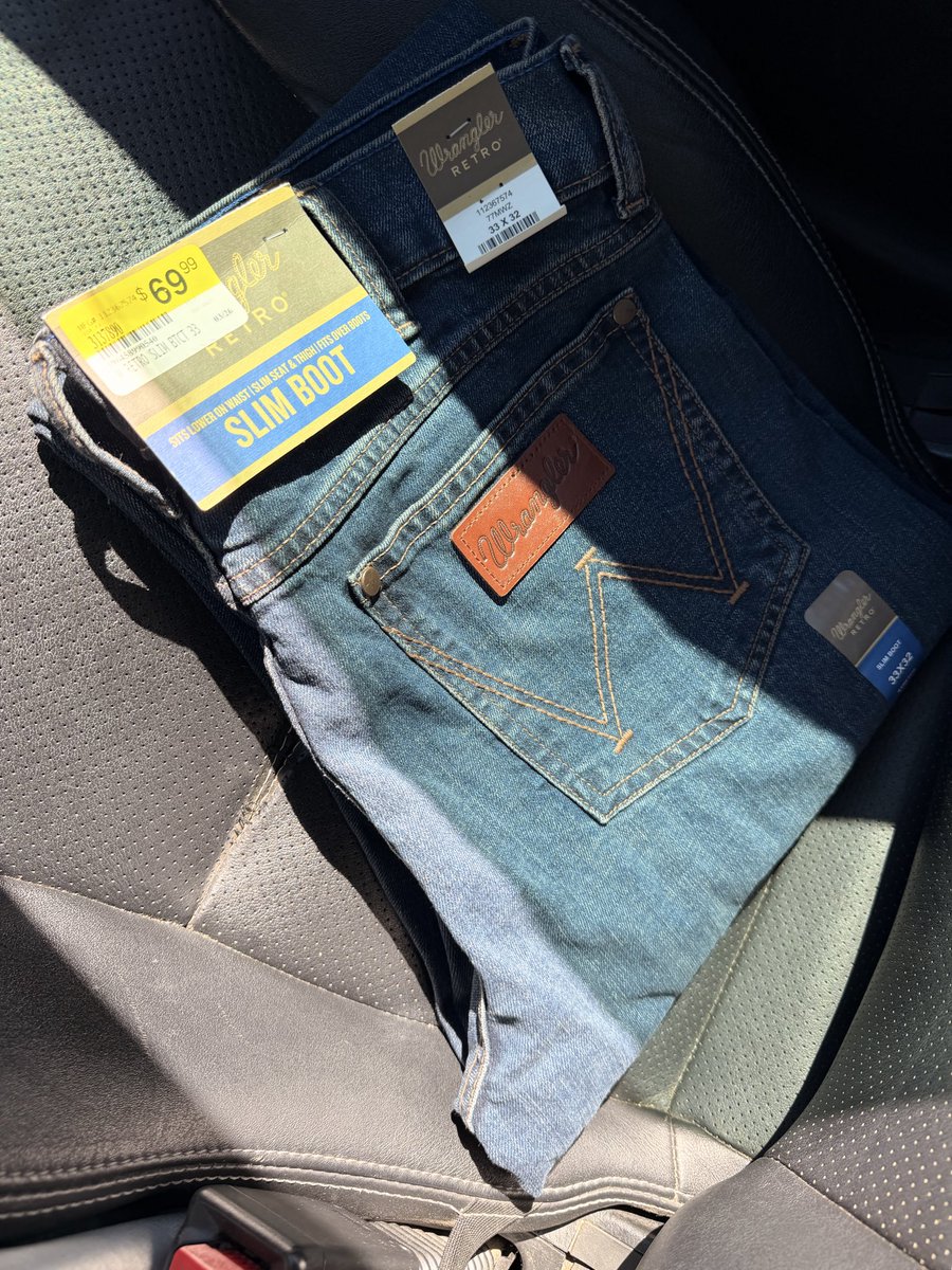 LonKilo's tweet photo. New Wranglers for family. Dark Wash. Shirt, jeans, boots, cowboy hat. For you auntie. https://t.co/hOe5WcF7Lq
