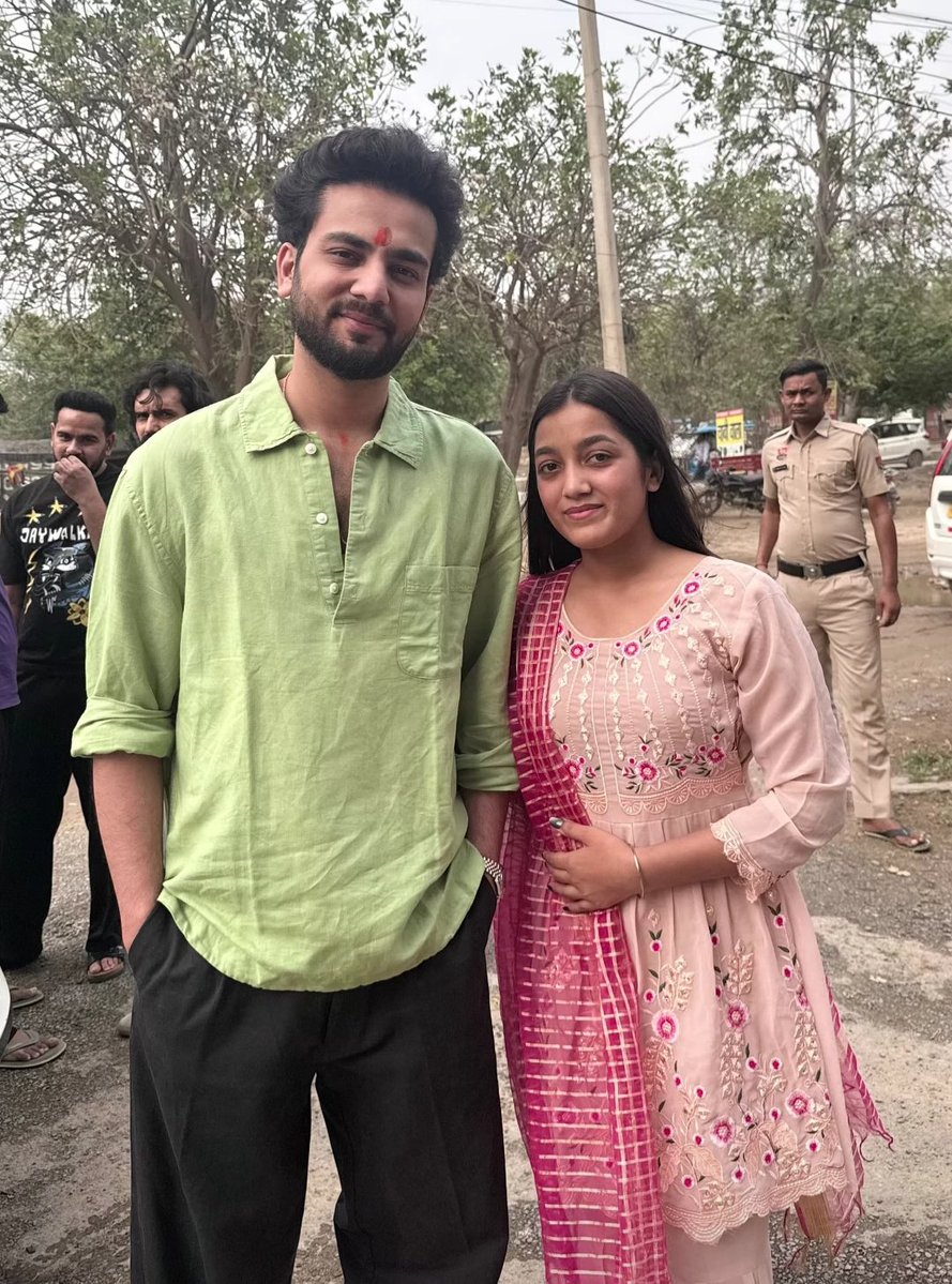 T̾o̾x̾i̾c̾ E̾l̾l̾u̾ tweet media