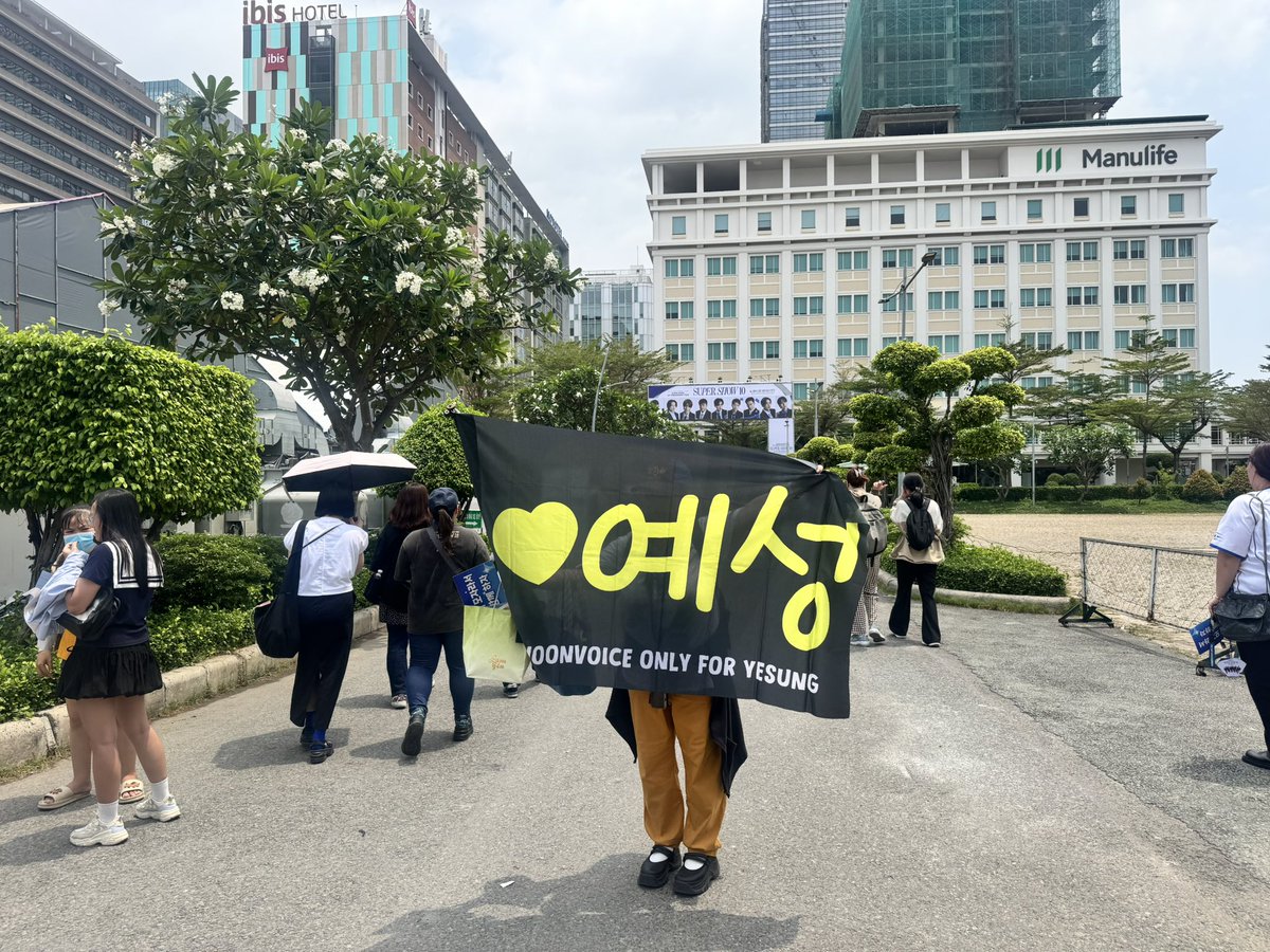 We're here! Please come!!
#Yesung
#예성
#SuperJunior
#Woonvoicesupport
#YesungVietnameseFanpage
#YsCloudsVN