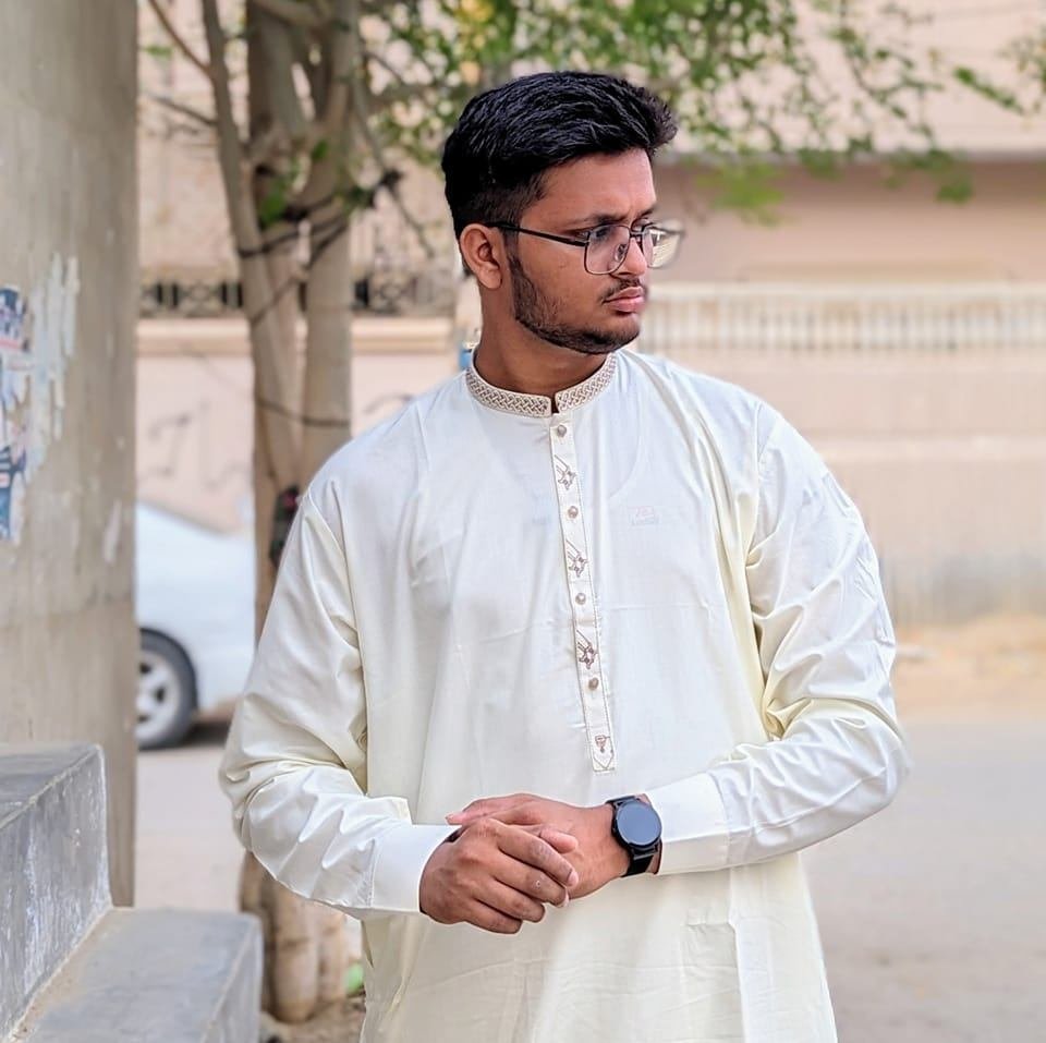 Gm and Eid mubarak to all of my X friends 

may allah bless you all and you will earn alot of money this year inshallah
