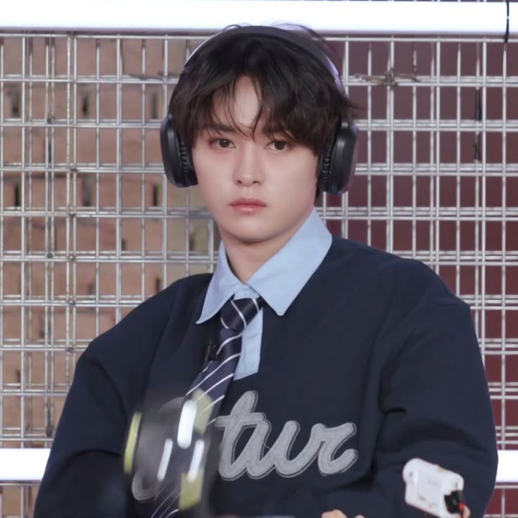 QukkaFay1's tweet photo. 🐇🐿️ MinSung socmed au!
✦ · . *   

Enemies online,
but irl Jisung and Minho are both trying to flirt with a stranger they just met…
not knowing it’s the same person they argue with online.
* . · ✦ https://t.co/be7eSDhyhZ