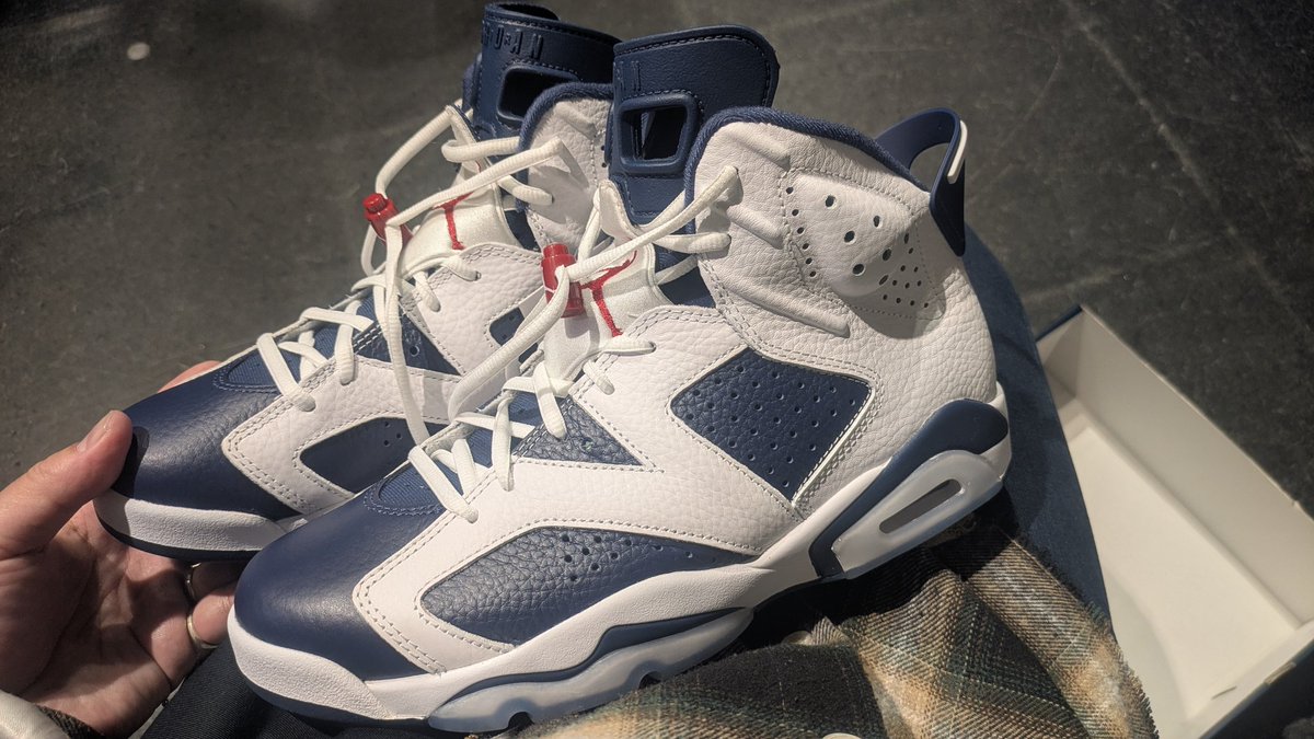 余脂松 tweet media