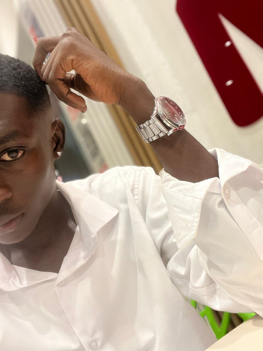 silas_saint77's tweet photo. More money than problem's this year 🎉🥳🥳 https://t.co/aaqLTxshVu