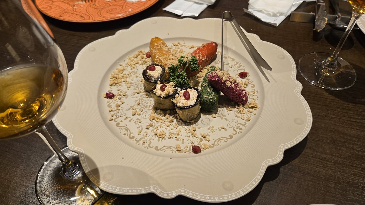 ebimax08 tweet media