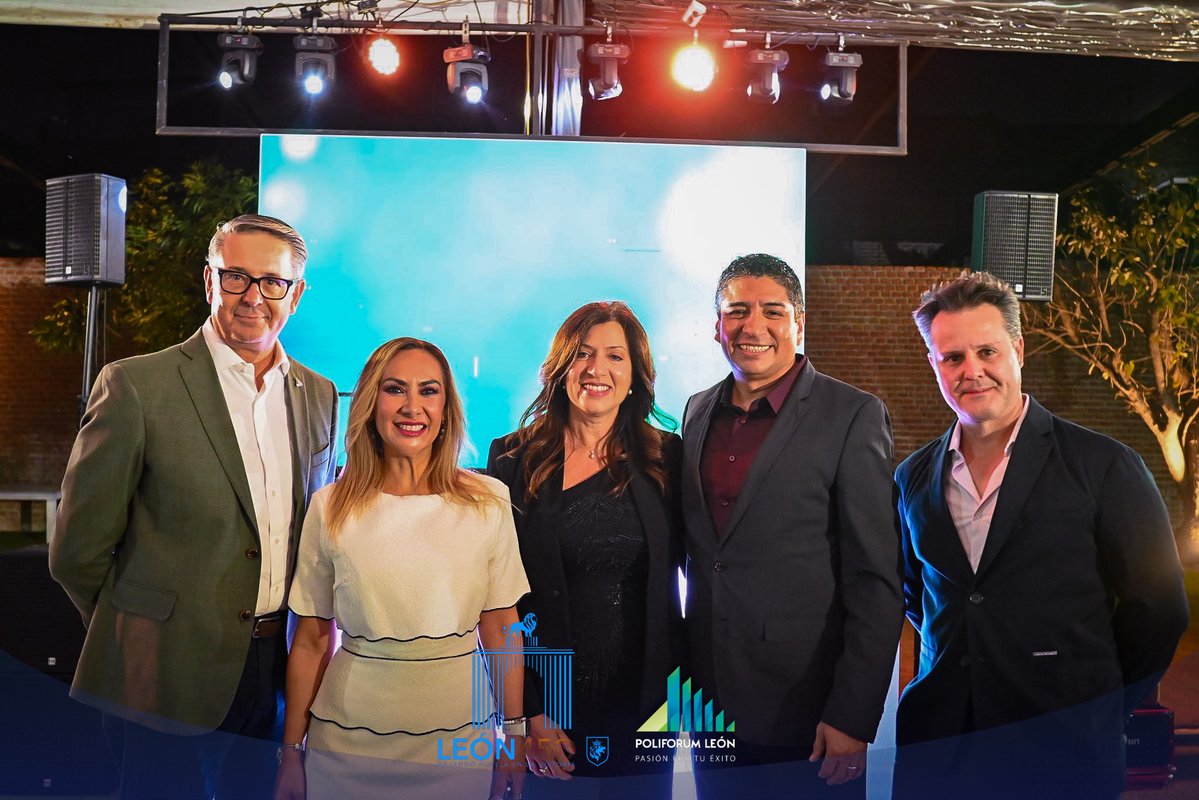 Poliforum León tweet media