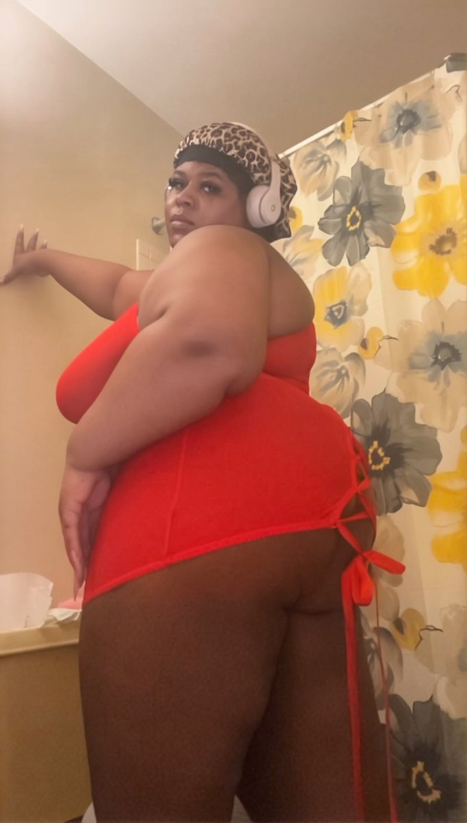 Domme Lynn 🧎🏼👢 tweet media