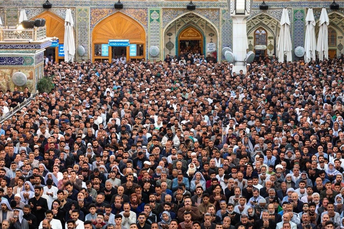 🟦 مشهد مهيب.. جانب من صلاة عيد الفطر في #إيران