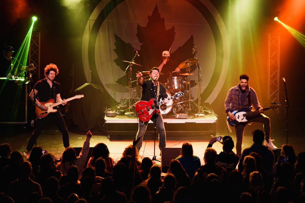 BlkSerpentPress's tweet photo. @theearlynov and @itshellogoodbye  throw a 20th anniversary party at @MrSmallsTheatre.
https://t.co/hl5Oz3Ec00...
Content By: Aarika MacIntyre https://t.co/K3ZJddbs5W