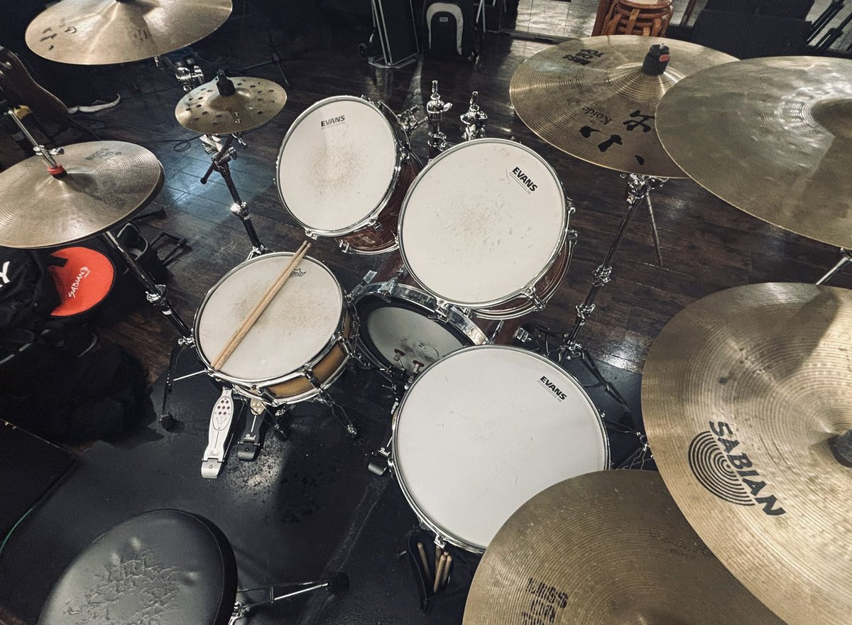 ルヴィーユ ニィ➡️4/3 心斎橋CLAPPER tweet media