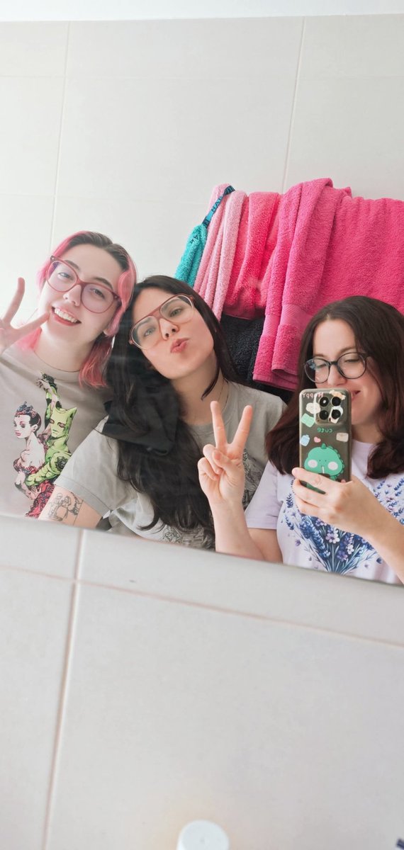 SoraHeartphilia's tweet photo. <3 <3 <3 Comenzamos con las fotos de la faeball del Príncipe Cruel :3 <3 <3 <3
#principecruel #realme #withoutmakeup #withoutcosplay https://t.co/odoqDO1T31